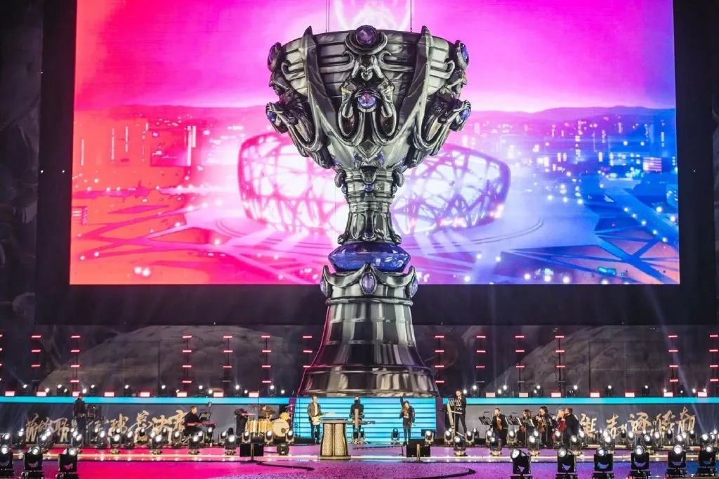 San的阿希取得了13次击杀，士气高涨， MaRin 的雷克顿成为了突破点。 Leyan 的队伍击败了 Mlxg 的队伍。