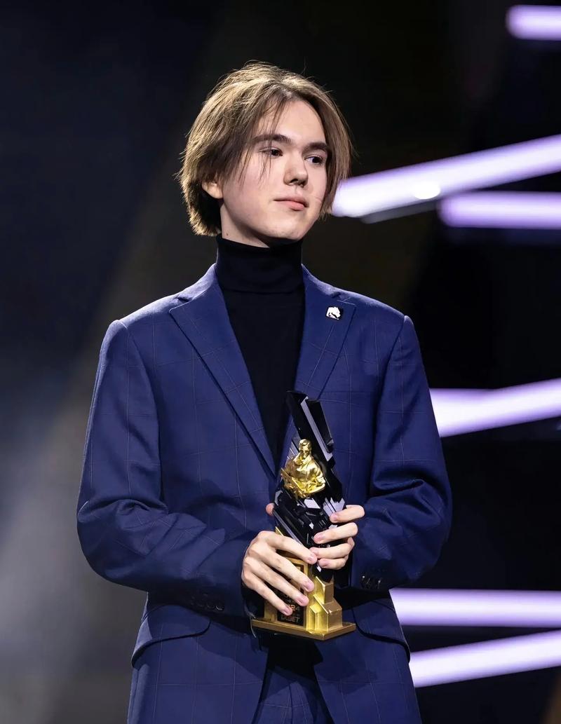 DOTA2 震中杯：RNG零比二惨遭自己二队SAG淘汰